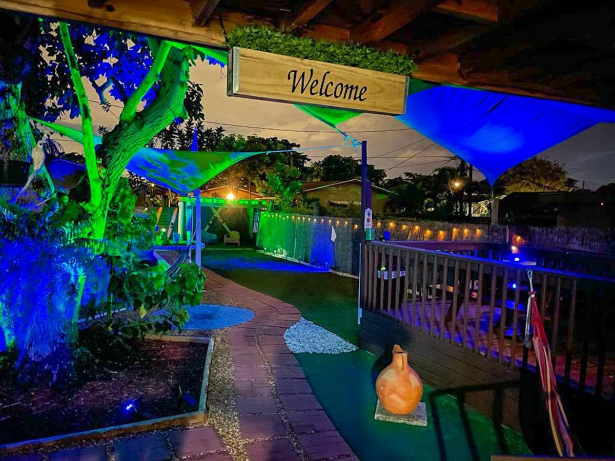 Hammocks & Mini-Golf! 10 Mins From Beach! Hollywood Exterior photo